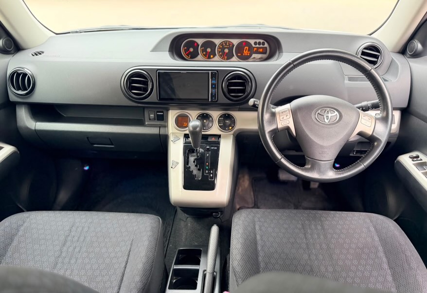 Toyota Rumion bei poa sokoni Dar es Salaam Tanzania