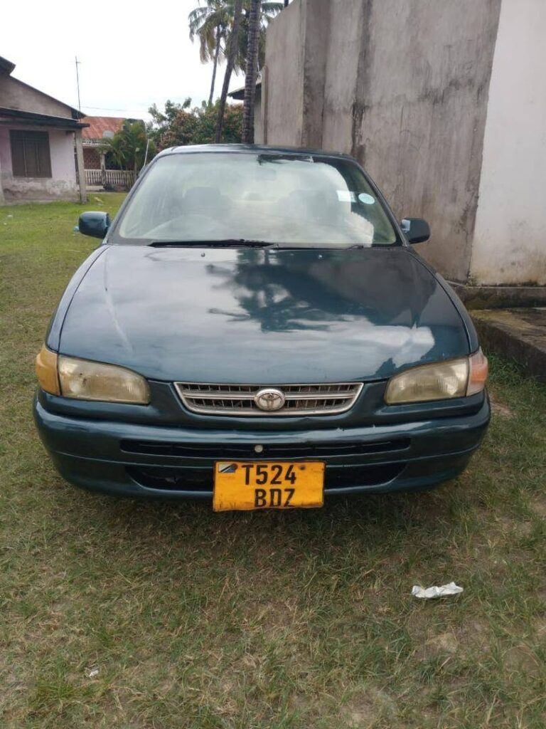 Magari Corolla 1998 lipo Dar es Salaam