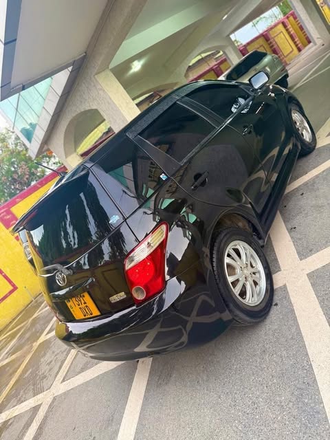 Price Toyota IST 2006 for Sale in Dar es Salaam
