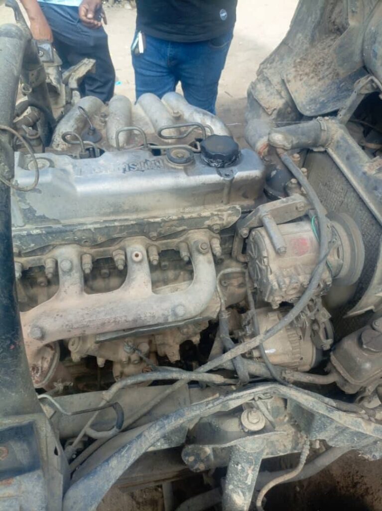 Mitsubishi Canter bei poa sokoni Dar es Salaam Tanzania