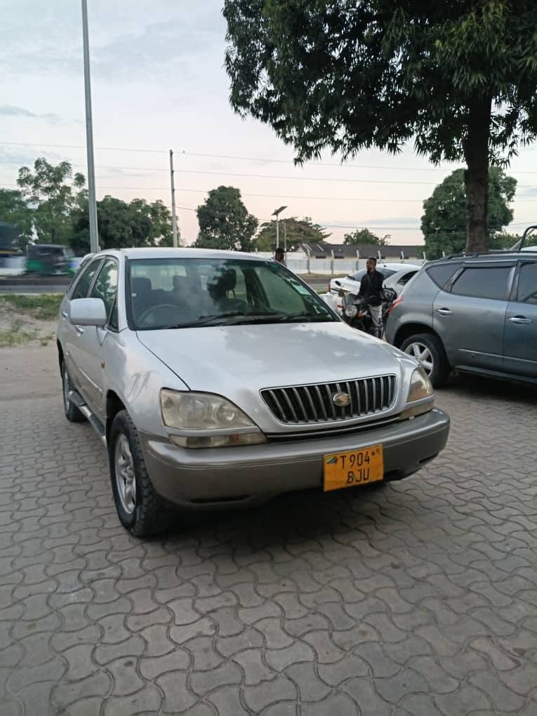 Magari Harrier 2000 lipo Dar es Salaam