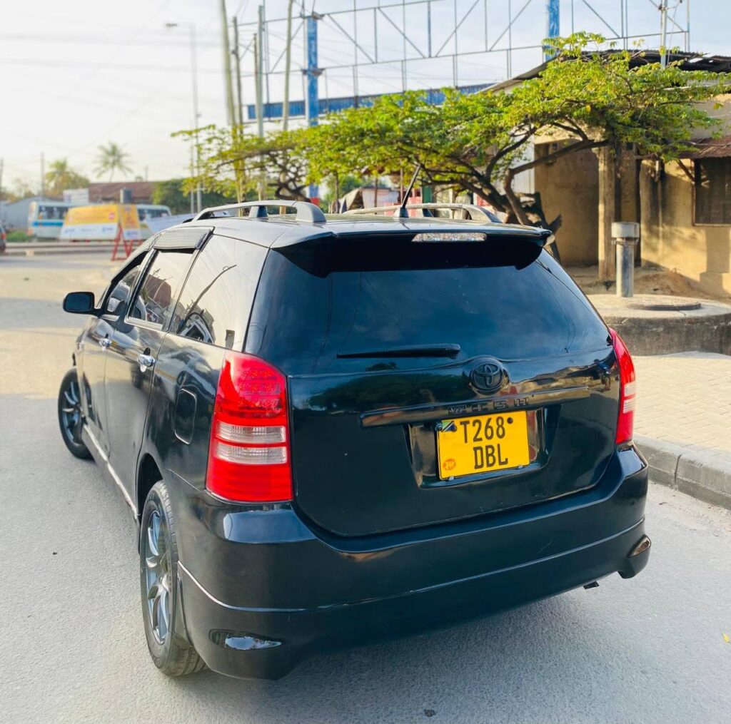 Magari Wish 2004 lipo Dar es Salaam