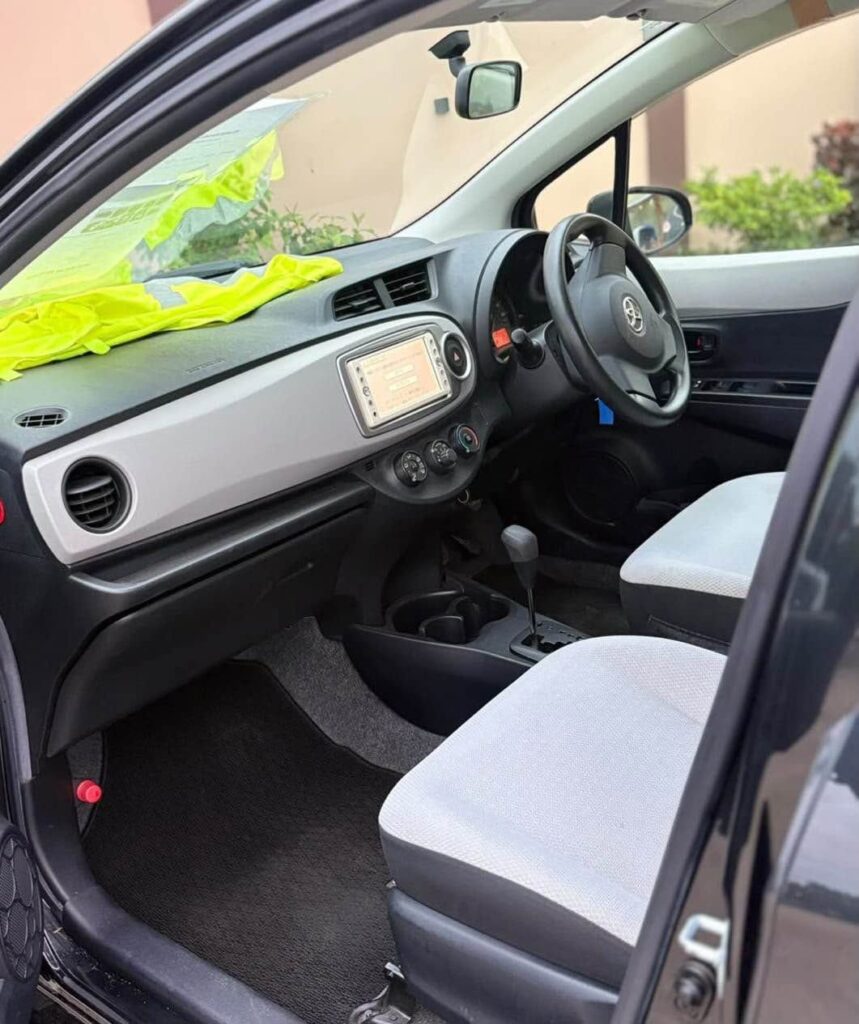 Price Toyota Vitz 2012 for Sale in Dar es Salaam