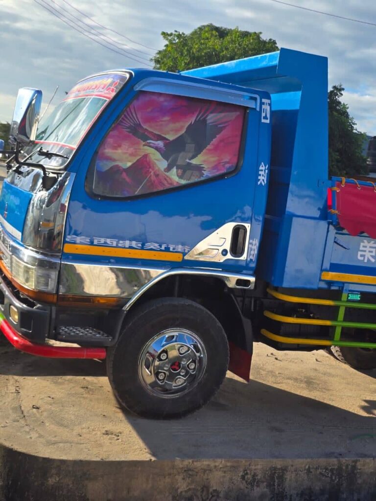 Mitsubishi Canter 2008 for Sale in Dar es Salaam