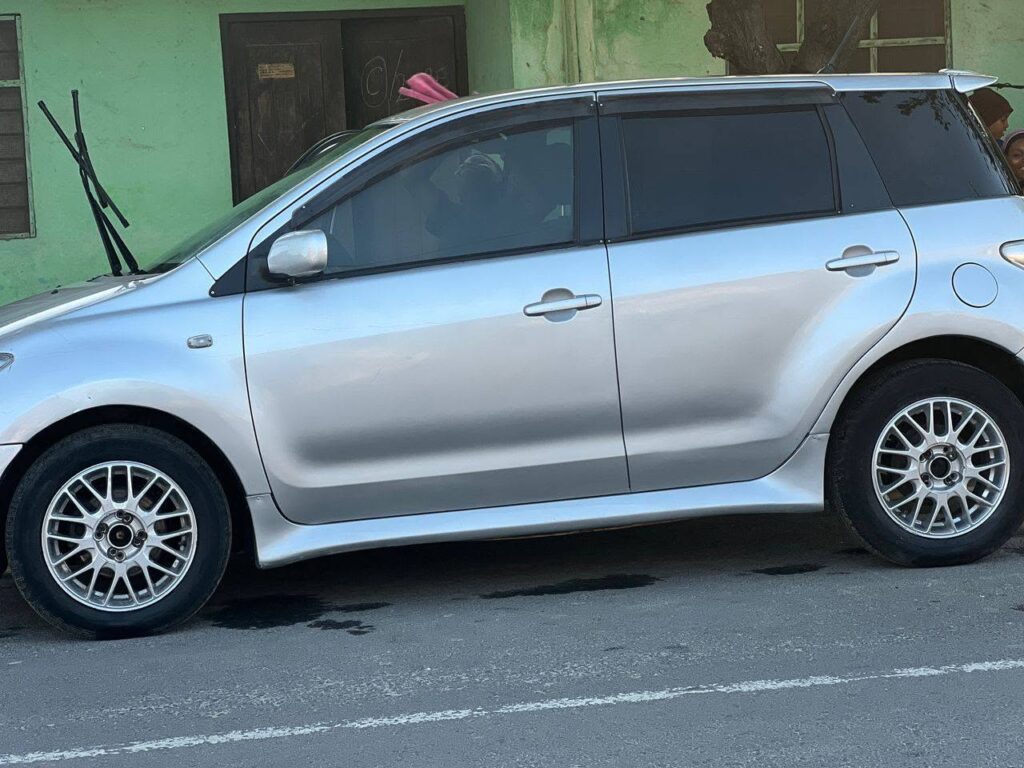 Toyota IST bei poa sokoni Dar es Salaam Tanzania