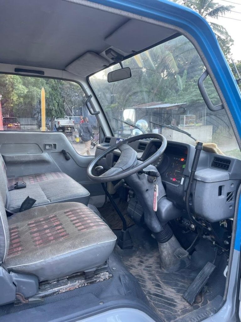 Price Of Mitsubishi Canter 1987 for Sale in Tanzania