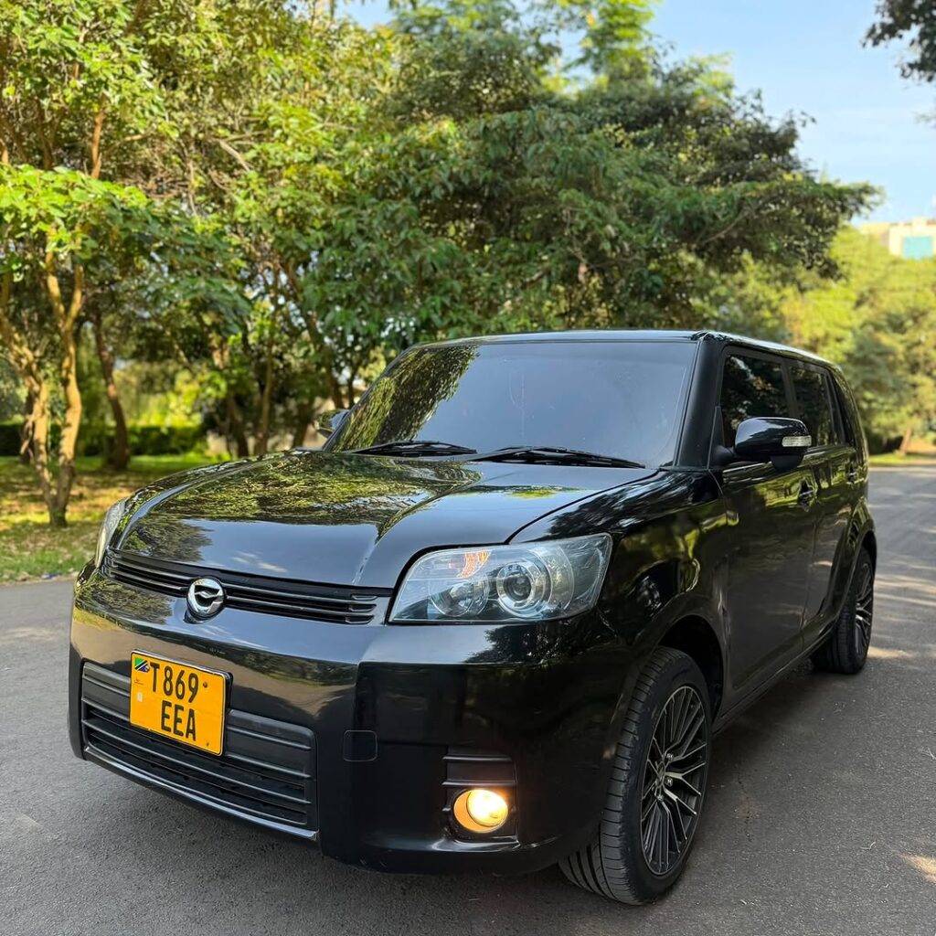 Toyota Rumion bei poa sokoni Arusha Tanzania