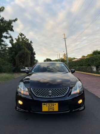 Price of Used Toyota Crown 2009 for Sale in Dar es Salaam Tanzania