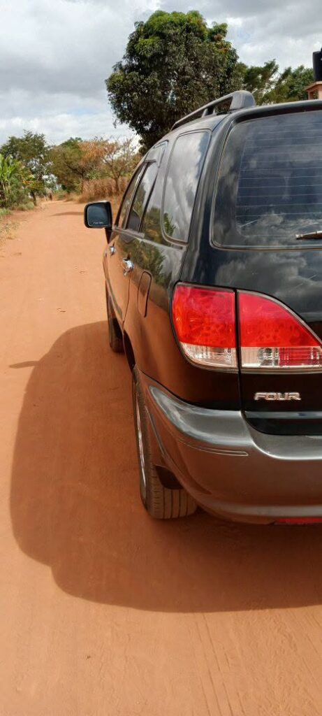 Magari Sokoni Toyota Harrier ya Bei Poa 2000
