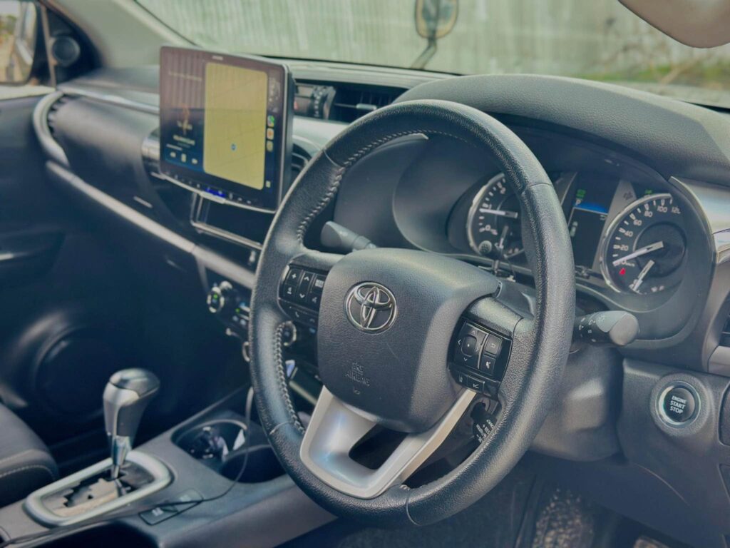 Toyota Hilux bei poa sokoni Dar es Salaam Tanzania