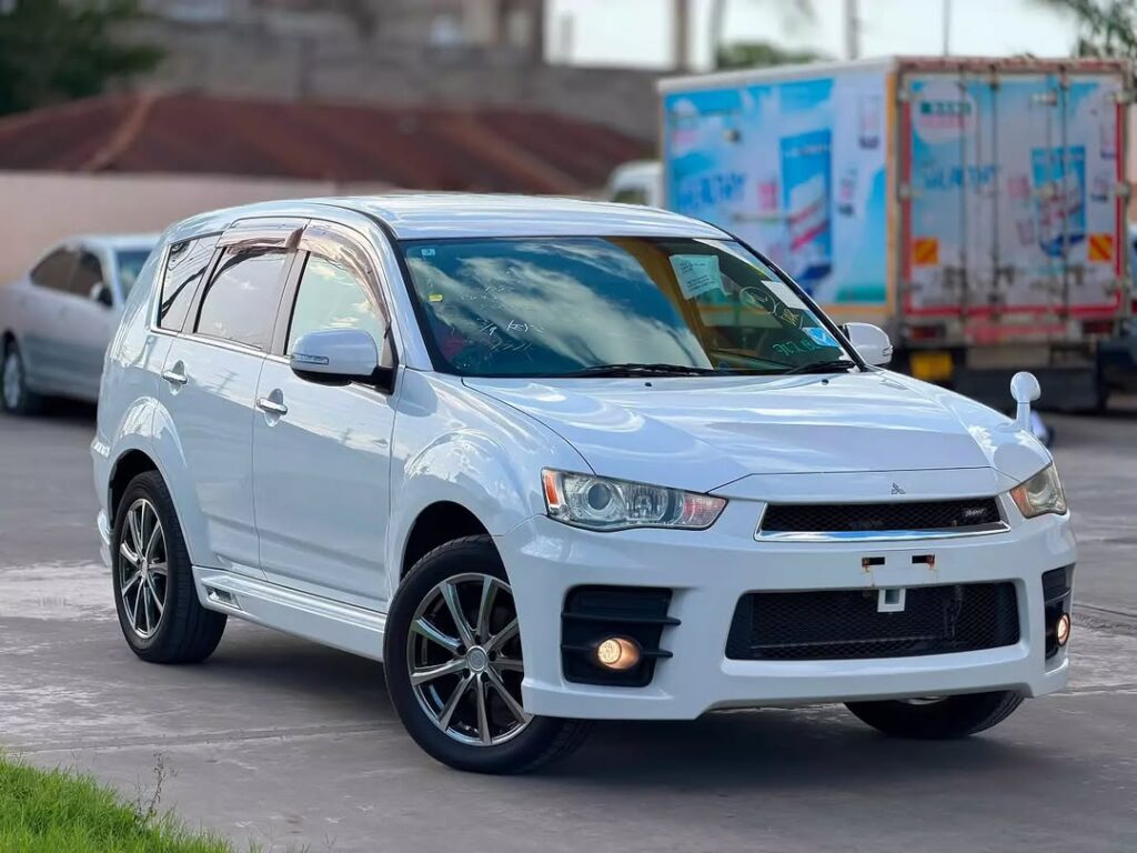 Buy Mitsubishi Outlander 2011 for Sale in Dar es Salaam