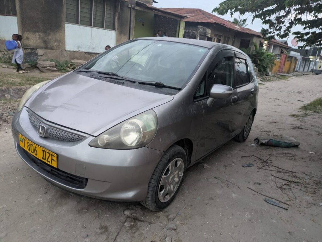 Magari Used Honda Fit 2005 Dar es Salaam Tanzania