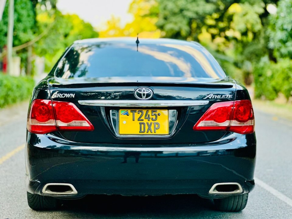Toyota Crown 2008 Inauzwa Mwanza Tanzania