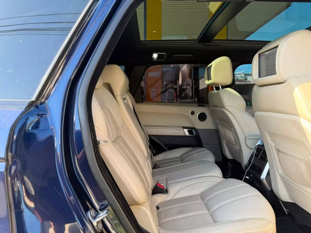 Land Rover Range Rover Sport 2017 for Sale in Dar es Salaam