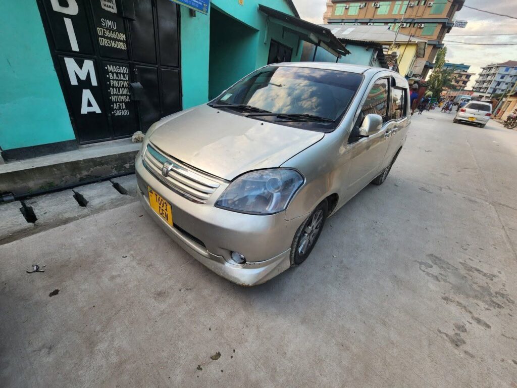 Magari Raum 2005 lipo Dar es Salaam