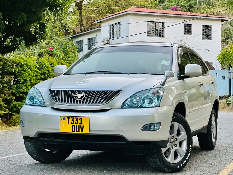 Magari Sokoni Toyota Harrier ya Bei Poa 2004