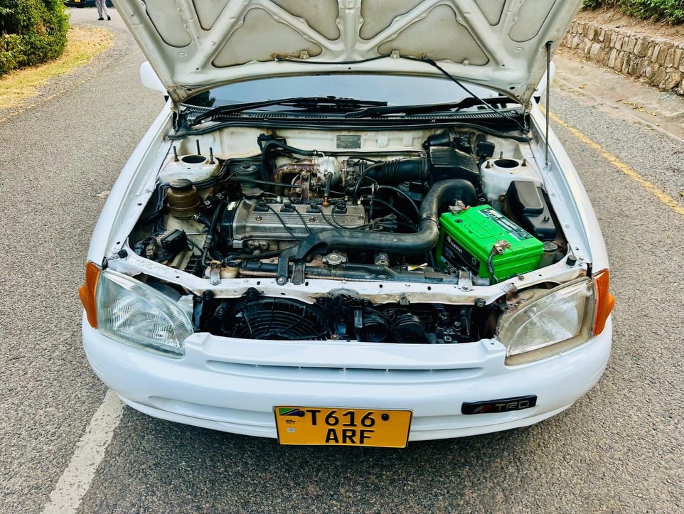 Toyota Starlet 1998 Inauzwa Mwanza Tanzania