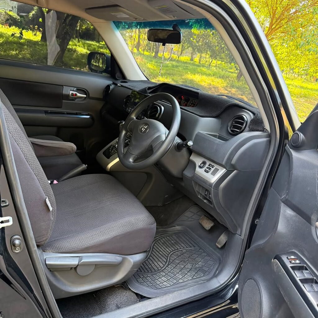 Toyota Rumion bei poa sokoni Arusha Tanzania