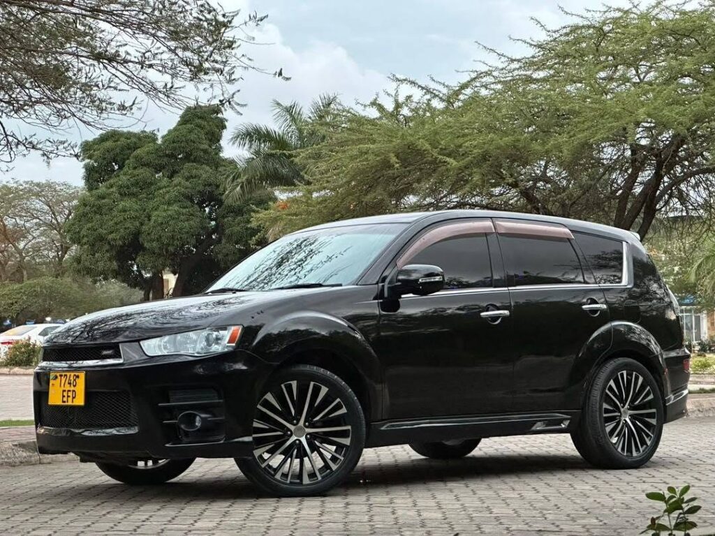 Buy Mitsubishi Outlander 2010 for Sale in Dar es Salaam