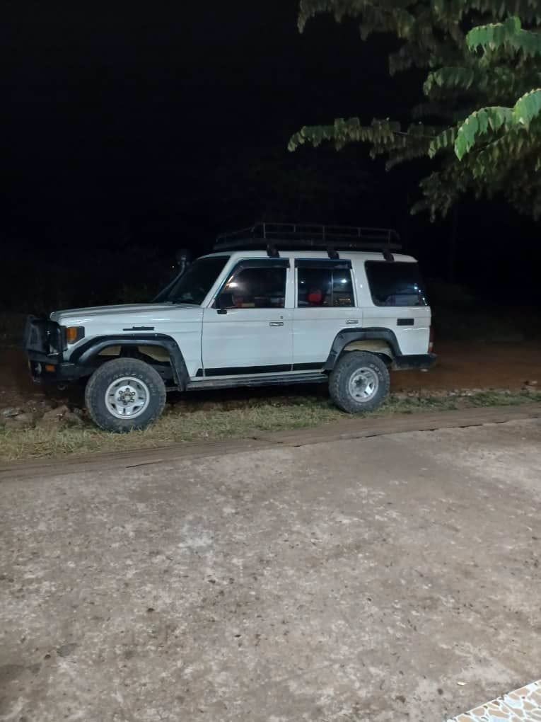 Toyota Land Cruiser 76 SUV 2000 for Sale in Mbeya