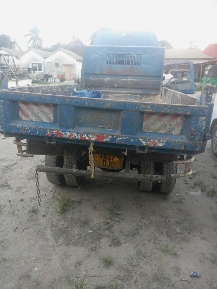 Price Mitsubishi Canter 1995 for Sale in Dar es Salaam