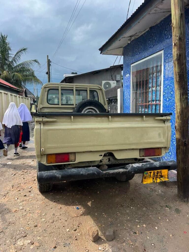 Magari Land Cruiser 70 Series 1998 lipo Mbeya