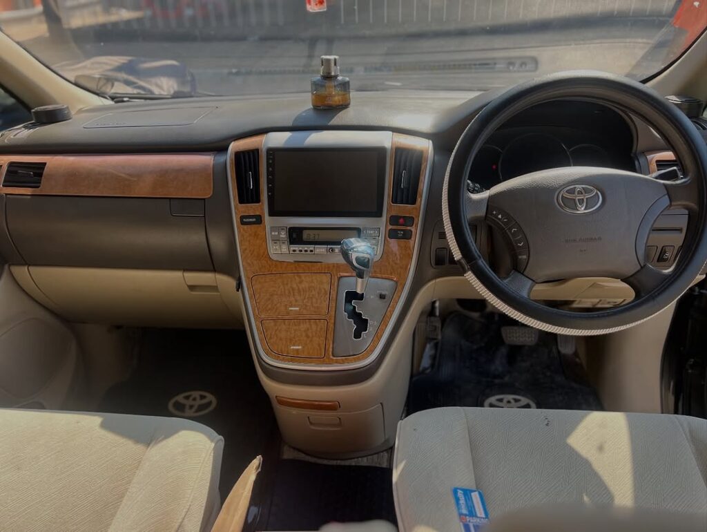 Magari Used Toyota Alphard 2005 Mwanza Tanzania