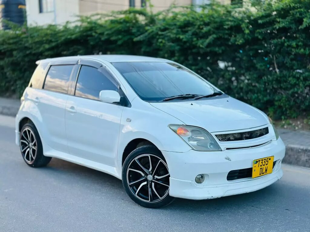For Sale Toyota IST 2005 in Dar es Salaam