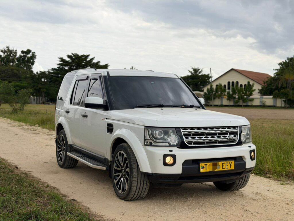 Price Of Land Rover Discovery 4 2013 for Sale in Tanzania