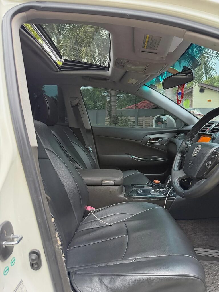 Magari Used Toyota Crown 2009 Dar es Salaam Tanzania