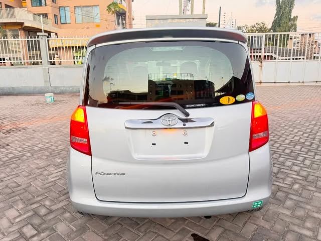 Toyota Ractis 2006 Inauzwa Dar es Salaam Tanzania