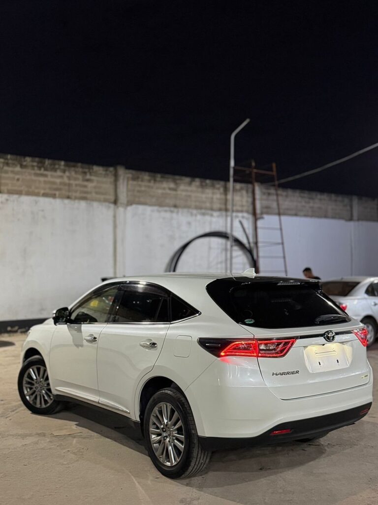Magari Sokoni Toyota Harrier ya Bei Poa 2016