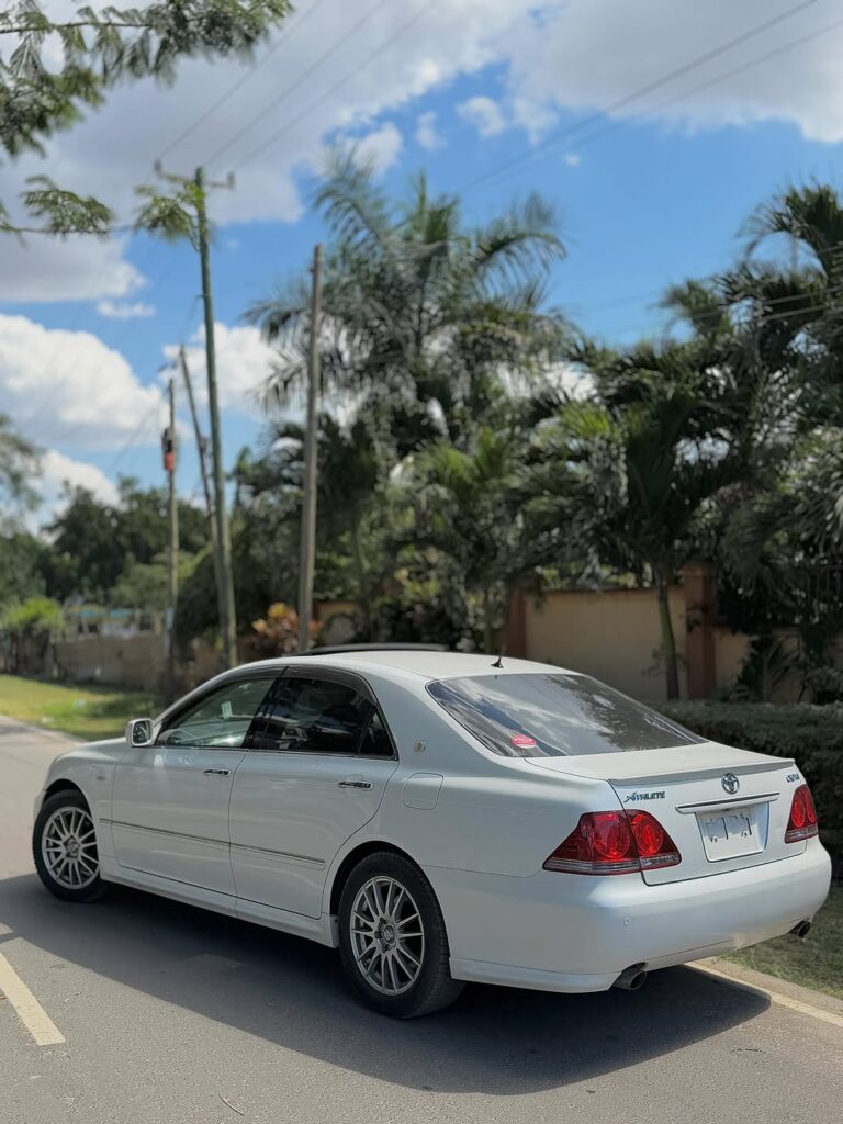 Buy Toyota Crown 2005 for Sale in Dar es Salaam