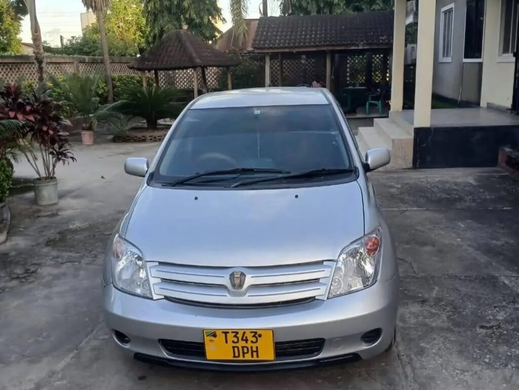 Magari IST 2005 lipo Dar es Salaam