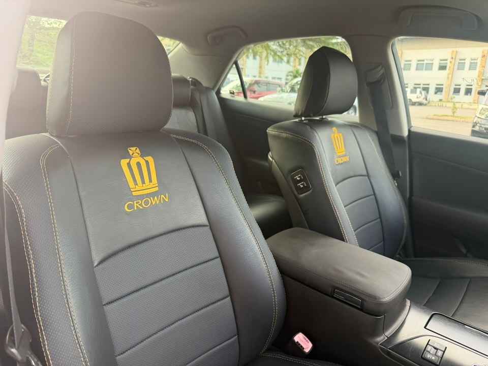 Magari Sokoni Toyota Crown ya Bei Poa 2009