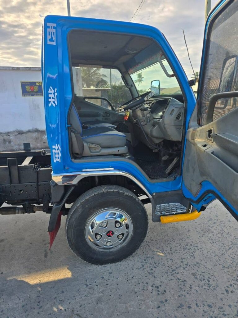 Price Of Mitsubishi Canter 2005 for Sale in Tanzania