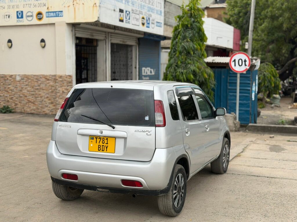 Suzuki Swift bei poa sokoni Dar es Salaam Tanzania