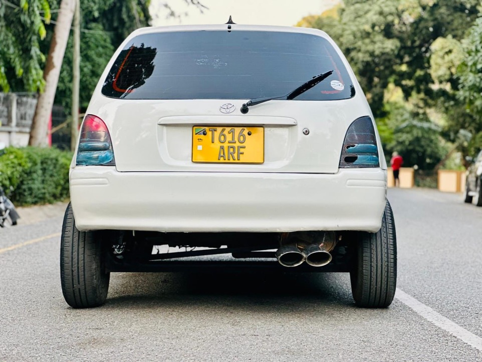 Magari Sokoni Toyota Starlet ya Bei Poa 1998