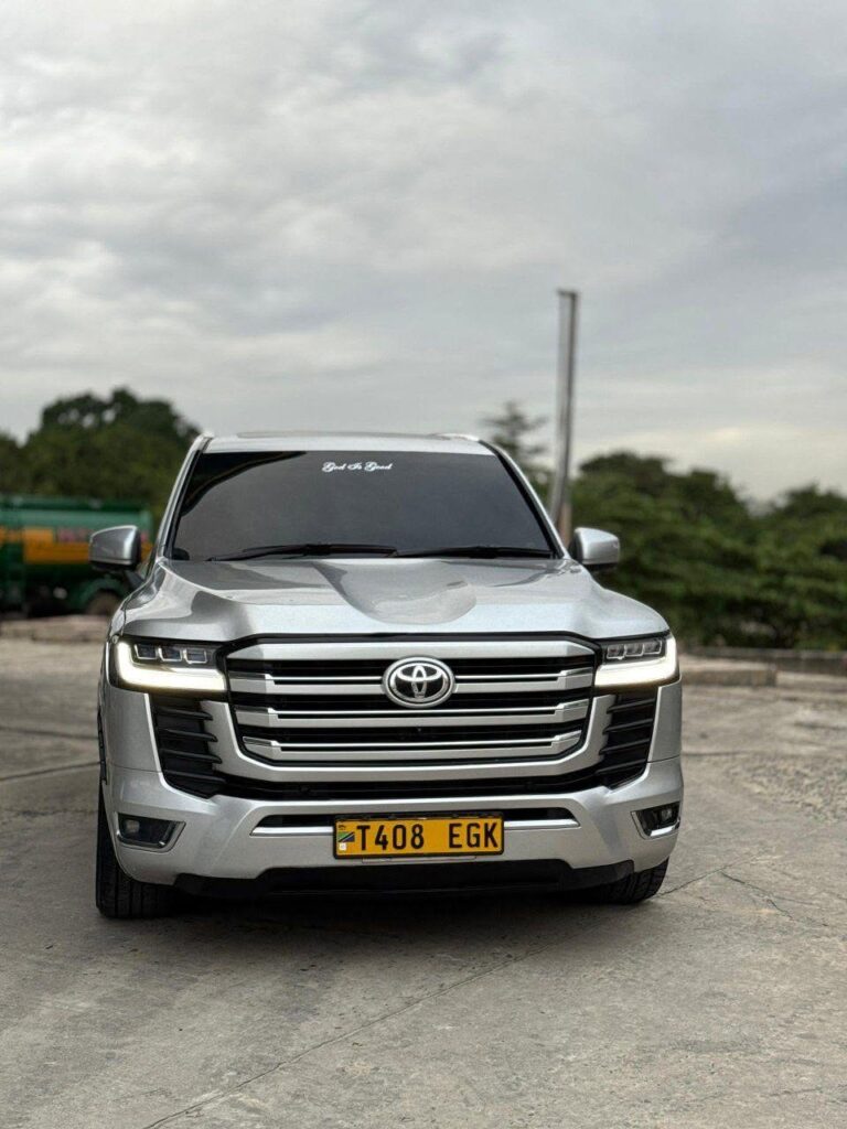 Magari Land Cruiser 300 Series 2021 lipo Dar es Salaam