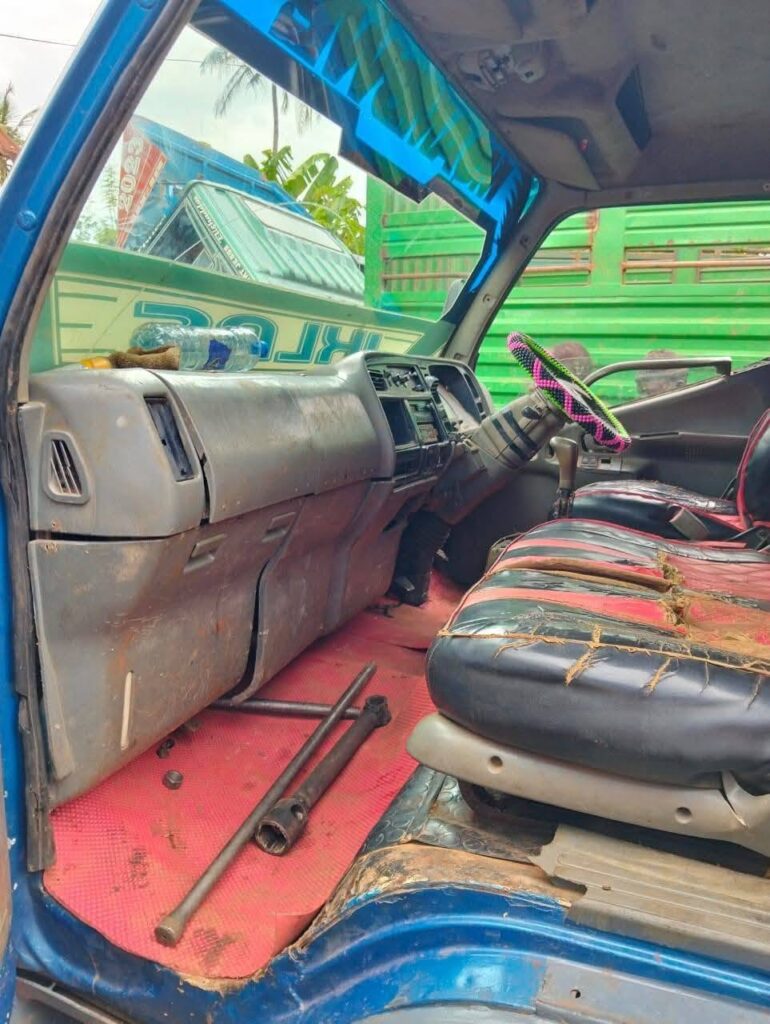 Magari Canter 1998 lipo Dar es Salaam