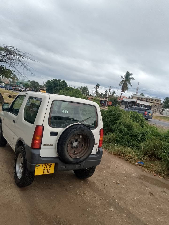 Price Suzuki Jimny 2005 for Sale in Dar es Salaam