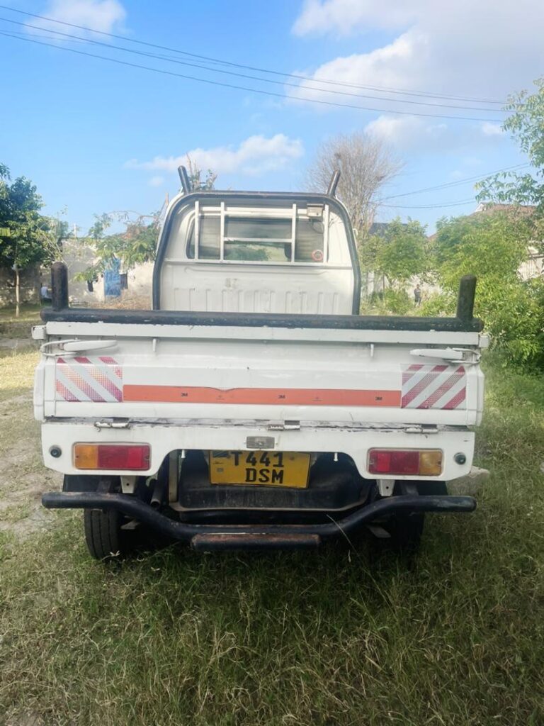 Magari Used Suzuki Carry 2000 Dar es Salaam Tanzania