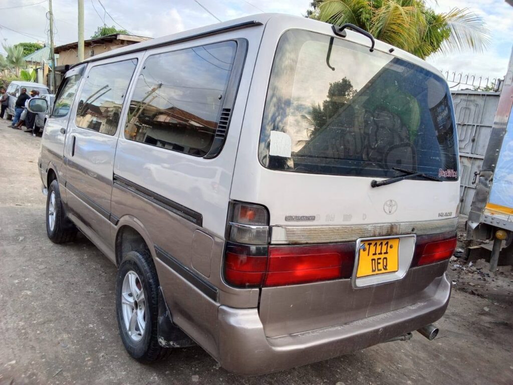 Toyota Hiace bei poa sokoni Morogoro Tanzania