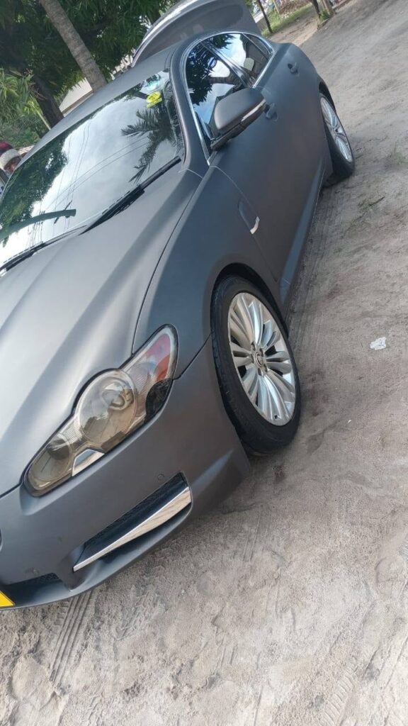 Magari Sokoni Jaguar XF ya Bei Poa 2011