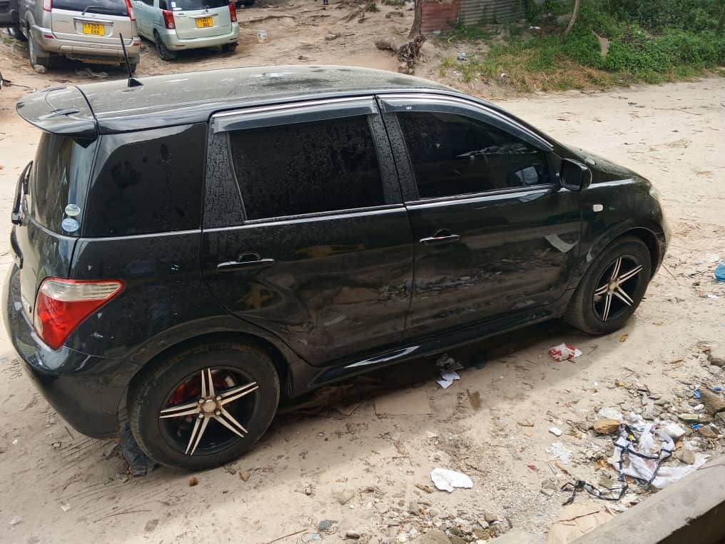 Price Of Toyota IST 2005 for Sale in Tanzania