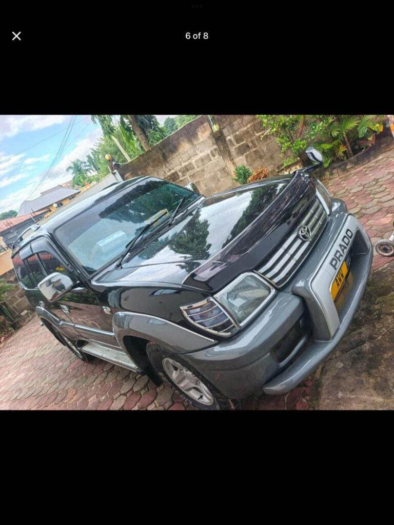Magari Sokoni Toyota Land Cruiser Prado ya Bei Poa 2000