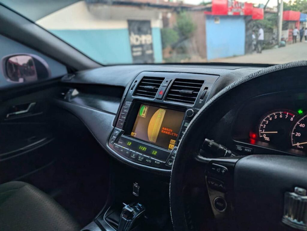 Toyota Crown bei poa sokoni Dar es Salaam Tanzania
