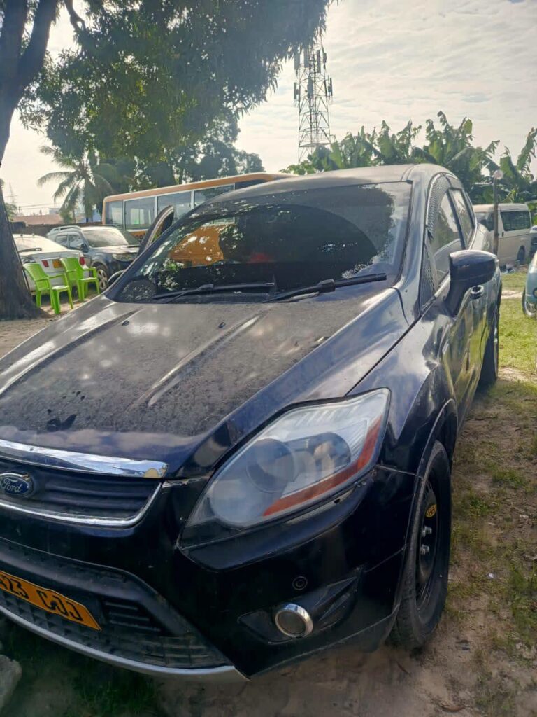 Magari Kuga 2010 lipo Dar es Salaam