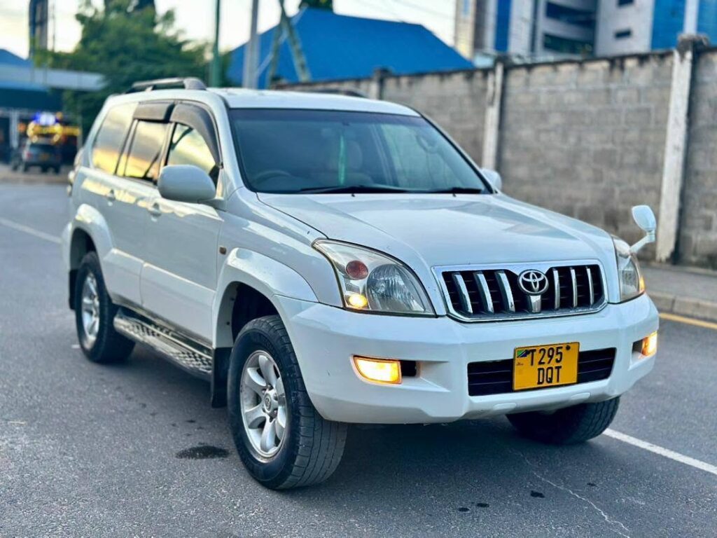 Magari Sokoni Toyota Land Cruiser Prado ya Bei Poa 2006
