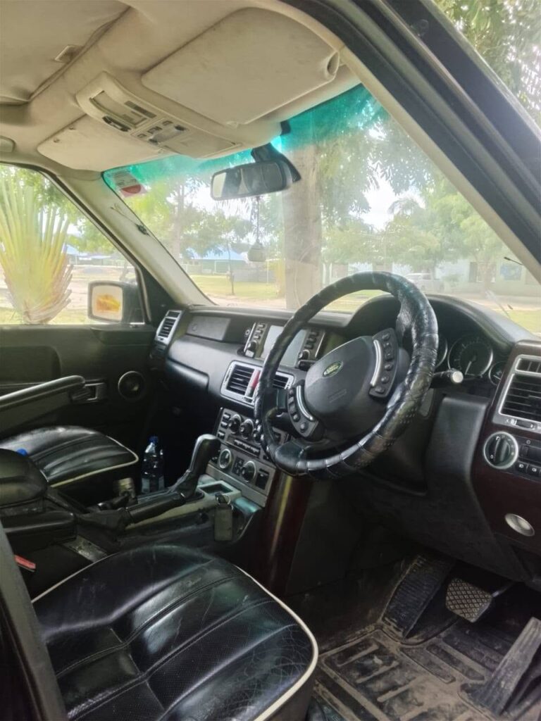 Land Rover Range Rover bei poa sokoni Dar es Salaam Tanzania